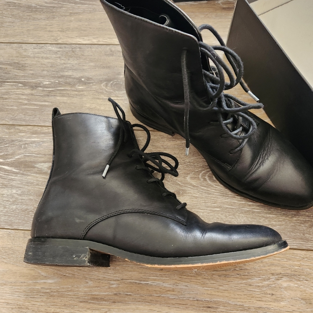 En ThreadVicky Combat Boots - Picture 7 of 7